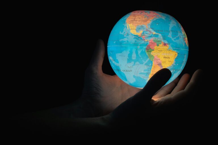 ¿Es suficiente invertir solo en un MSCI World?